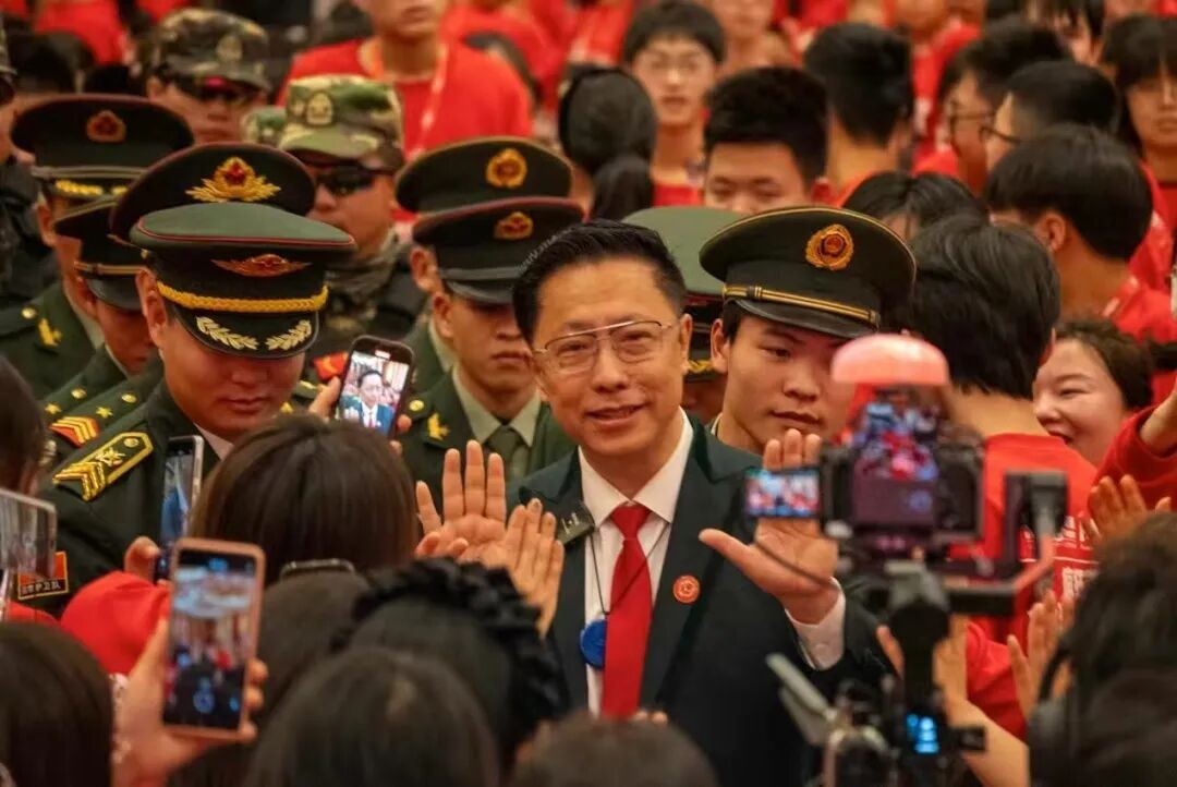 一夏蜕变，脱口而出！李阳疯狂英语集训营入驻上海五星营地