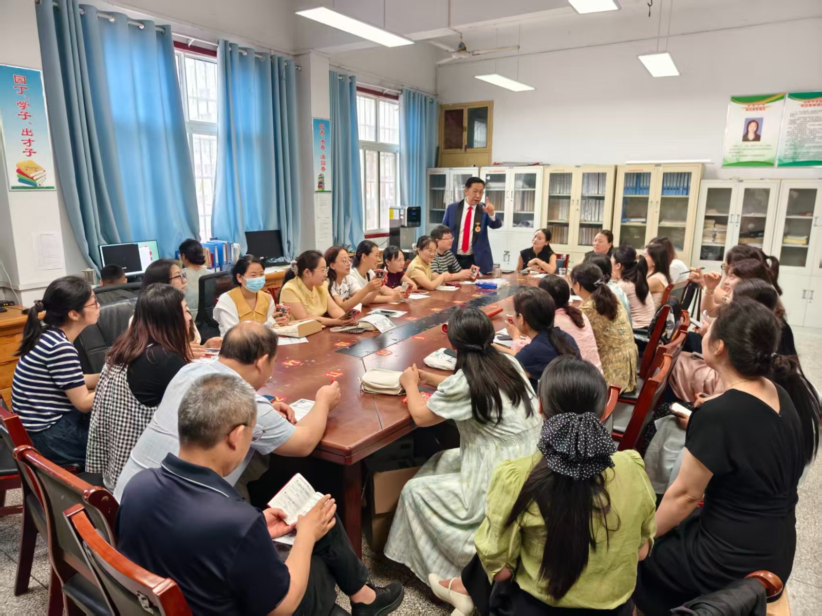 6月18日，疯狂英语李阳老师莅临泌阳县泌阳中学！